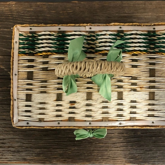 Vintage Sewing Basket & Bits of Trims etc, Retro Sewing Caddy, Sewing Box/Kit - Picture 5 of 10